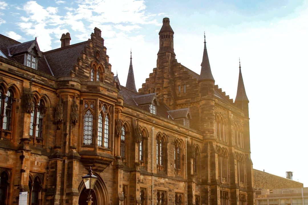 How to Choose the Right University in UK: Top Factors